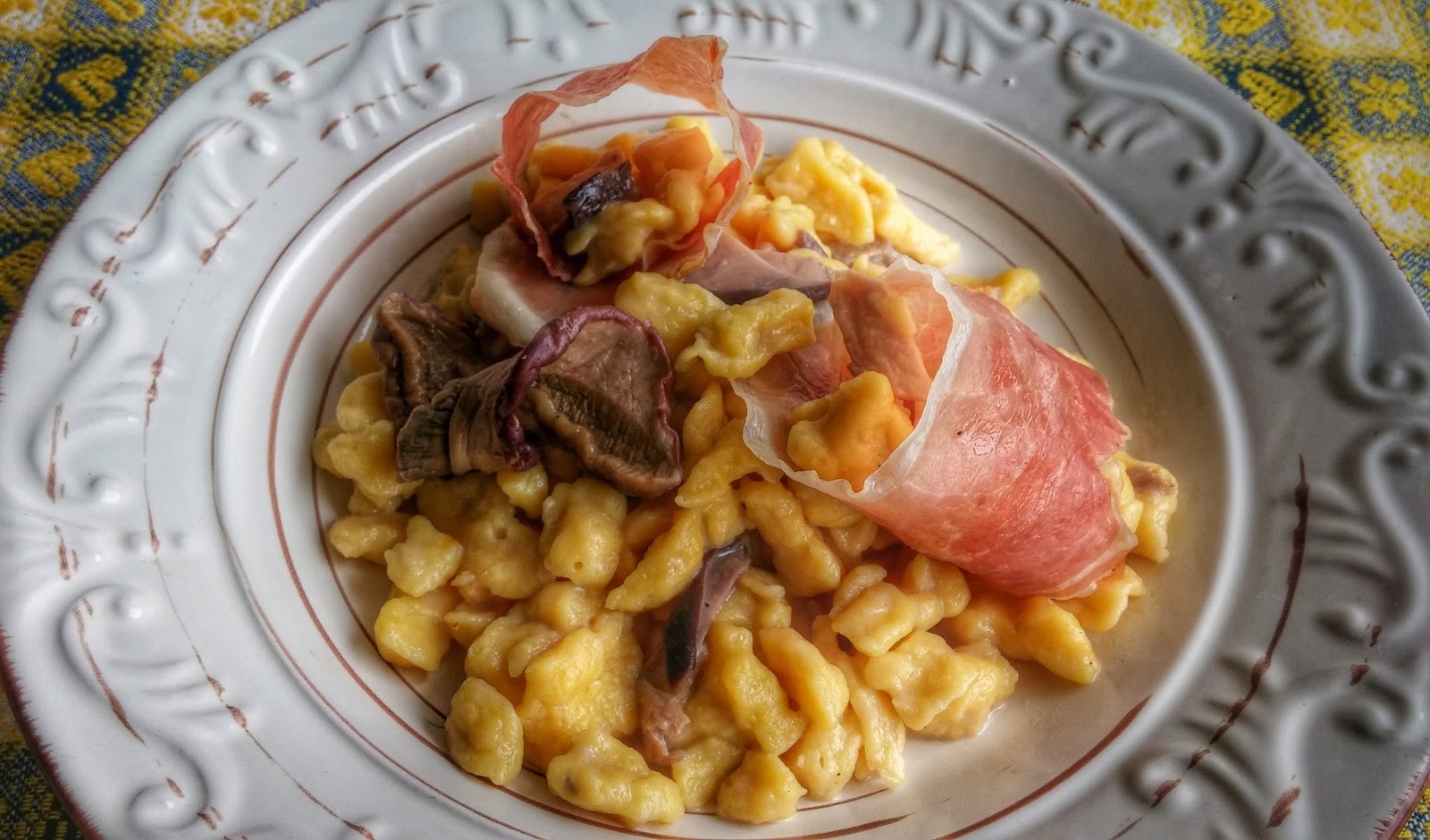 Frittomisto cucina ed emozioni Spatzle con funghi porcini e speck
