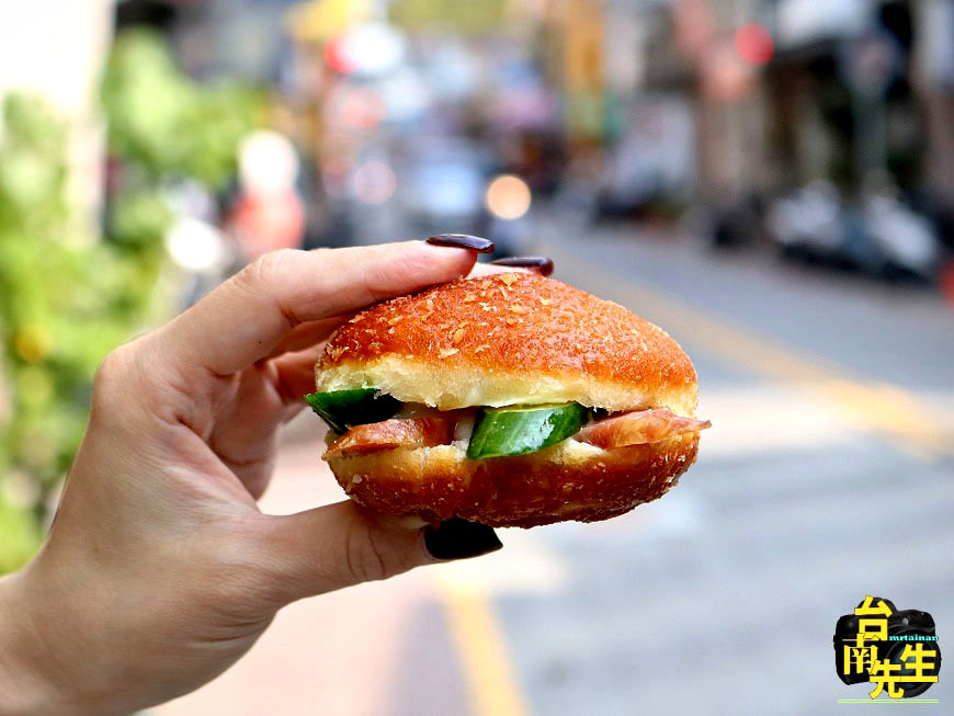 台南白糖粿/40多年老店/從路邊攤賣到開店面/當天備料限量供應/完全沒有油耗味/傳統古早味點心/散步甜食台式下午茶