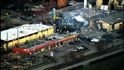 Explosión en Houston deja dos muertos