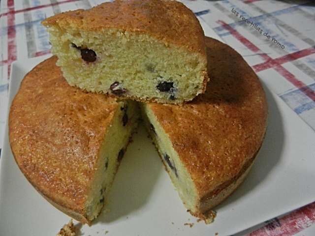 Bizcocho de queso fresco y arándanos