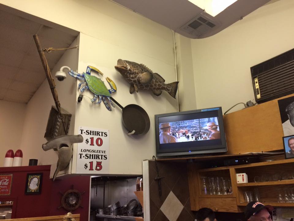 Bobby DoTube Lifestyle Blogger and Reviews Lobster House Joe's Staten