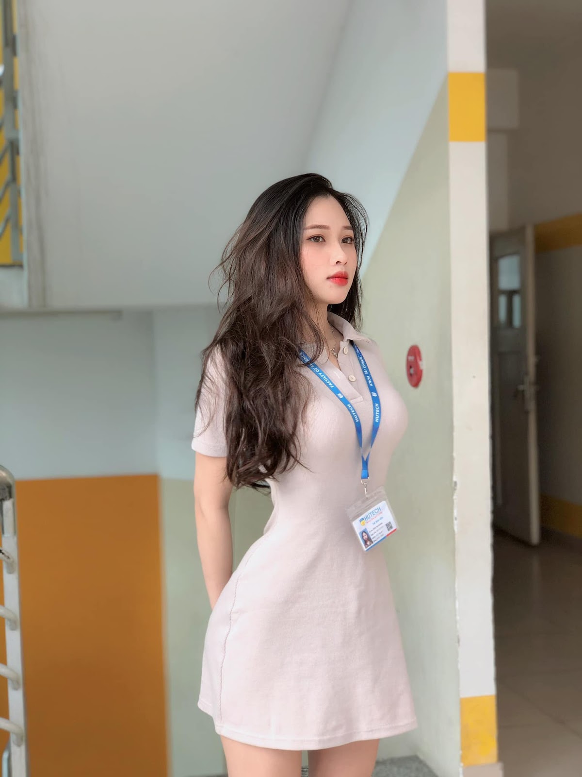 Nữ sinh khả ái trường Hutech Trần Nhung : Tự tin là trang phục đẹp nhất của con gái 31