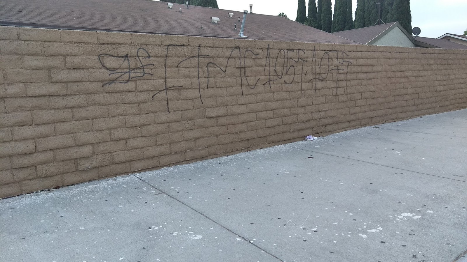 crip gangs graffiti Fudge town mafia crip ( watts )