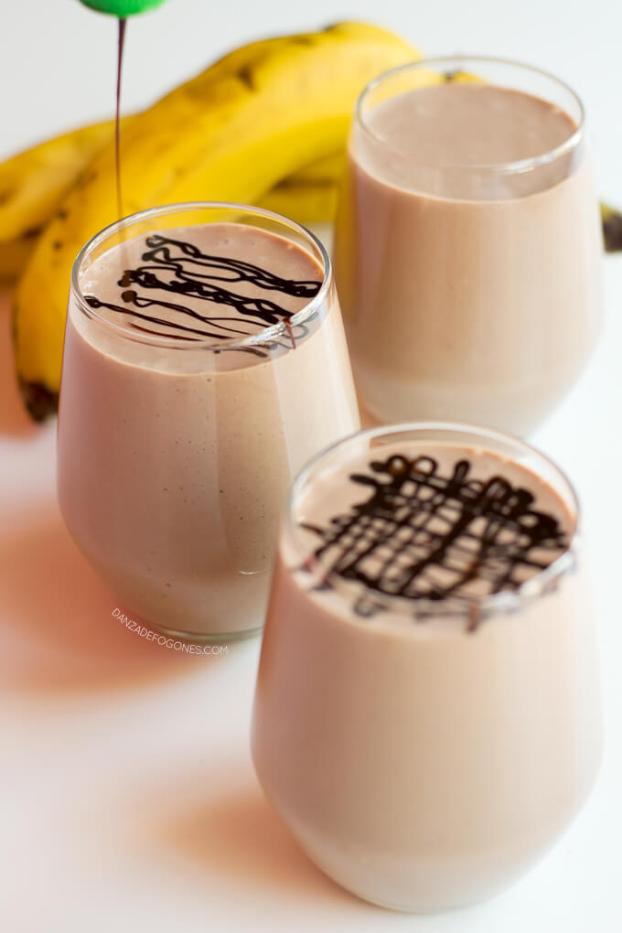 Vegan Chocolate Shake | danceofstoves.com Vegan Chocolate Shake | danceofstoves.com