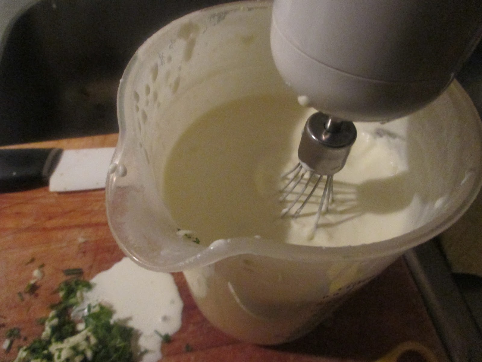 Kräuterbutter aus Sahne – selbst gerührt – glatzkoch.de