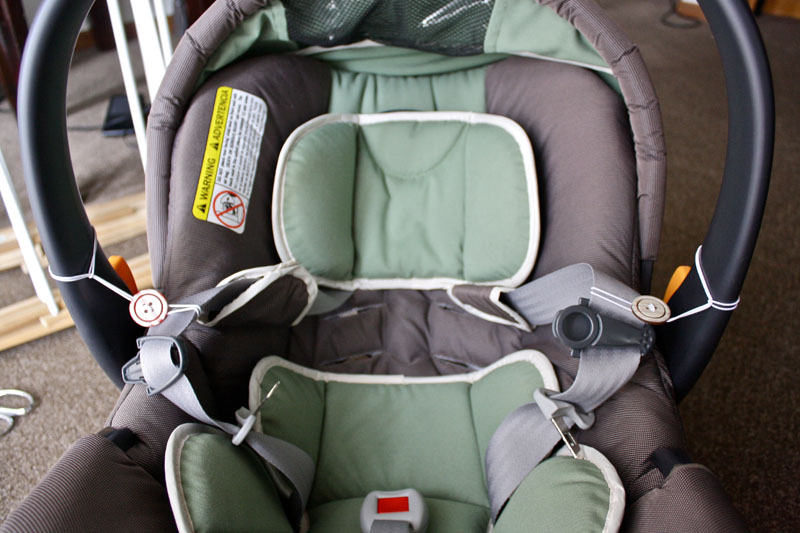 Grizz 'n' Dove Car Seat Strap Holders Tutorial