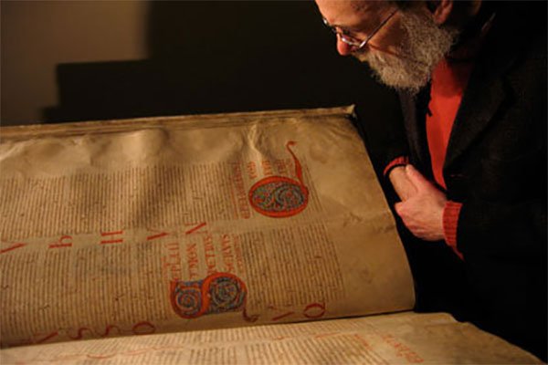 La Bibbia del Diavolo: Il più grande manoscritto del mondo