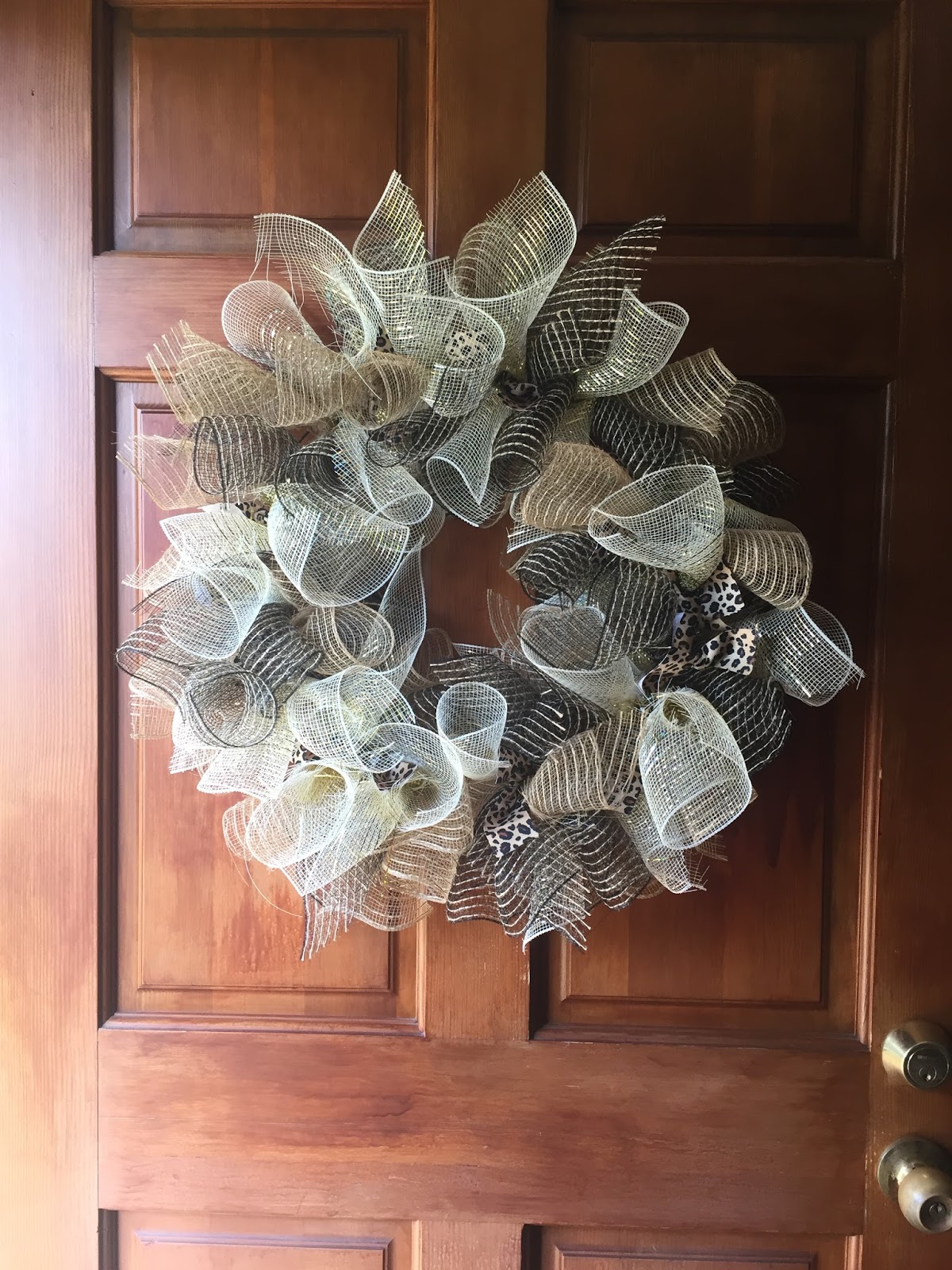 Crafts Curly deco mesh wreaths.