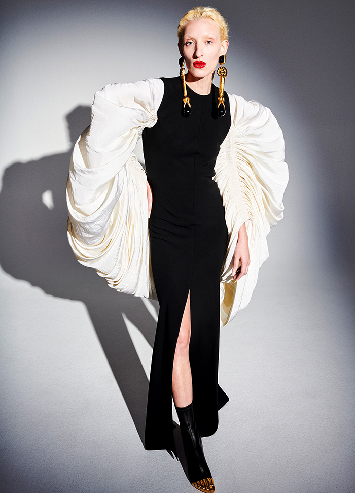 DESIGN and ART MAGAZINE: Paris Haute Couture: Schiaparelli's Gilded Youth