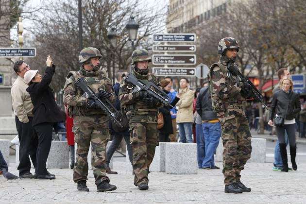 Η Γαλλία ζητάει πληροφορίες για δύο ισλαμιστές που πέρασαν από την Αθήνα