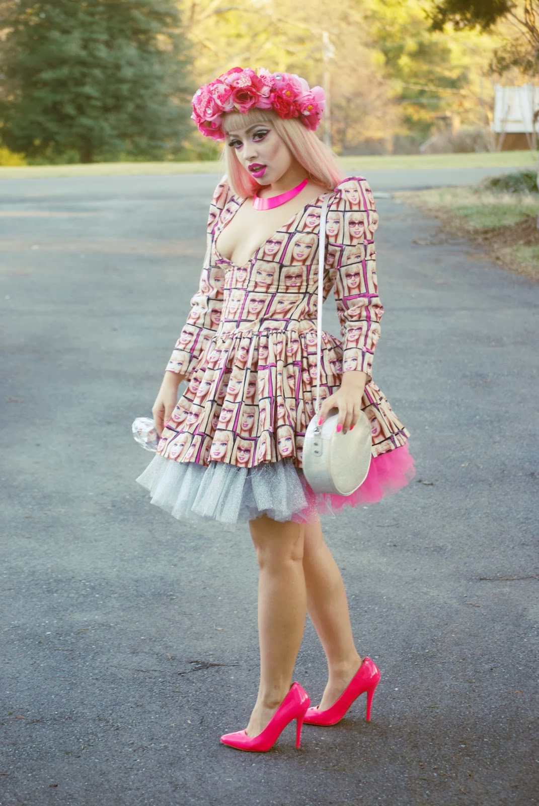 ALEXANDRAMETALCLOWN: Glitter Barbie Outfit