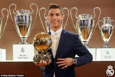 a Cristiano Ronaldo wins the 2016 Ballon D'or award for the 4th time (photos)