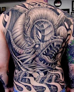 Fotos de Tatuagens de dragão nas costas