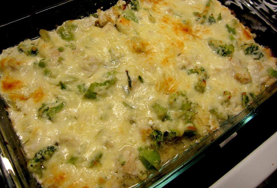 Easy Chicken Broccoli Cheese Casserole Molly Familjeflickan Miafarmaciapreferita - breakfast lunch dinner food prison life roblox wiki