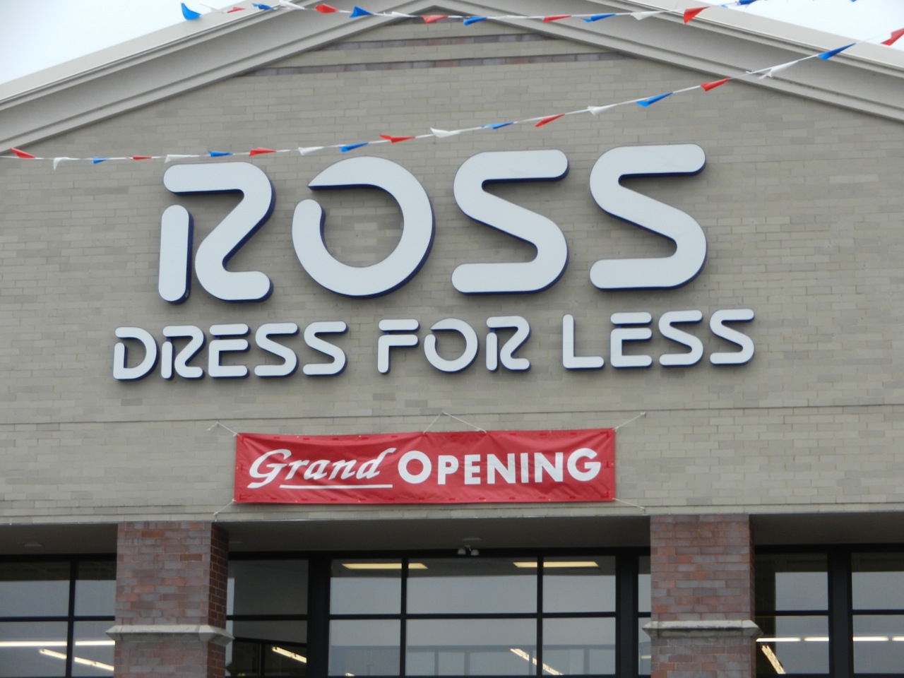 Ross Dress for Less Opens in St. Louis Economy of Style