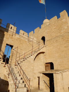 セラノスの塔(Porta de Serrans)