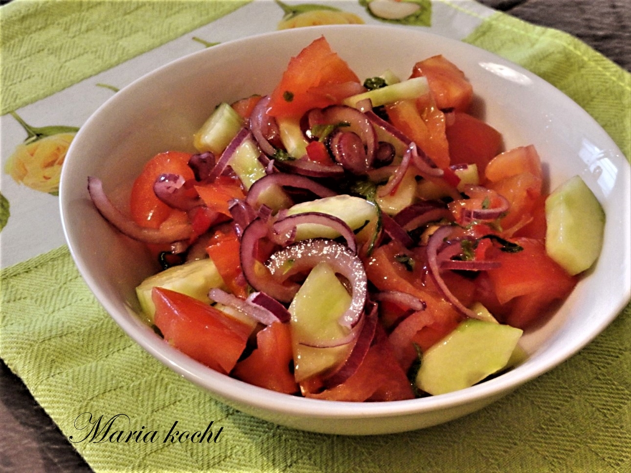 Maria kocht: Türkischer Tomatensalat mit Gurken / Török ... Maria kocht: Türkischer Tomatensalat mit Gurken / Török ...