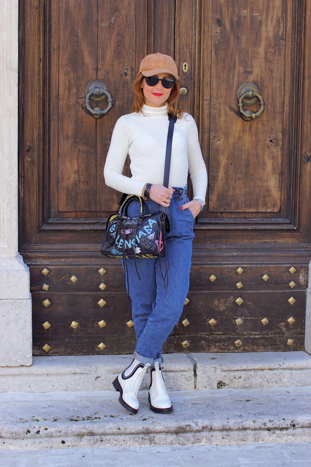 Hot Trends: Slouchy jeans and white Chelsea boots on Fashion and Cookies fashion blog, fashion blogger style