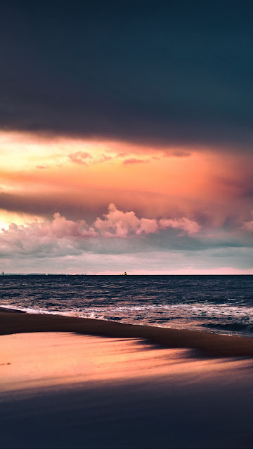 Screen background Sea, beach, sunset, clouds, sand HD