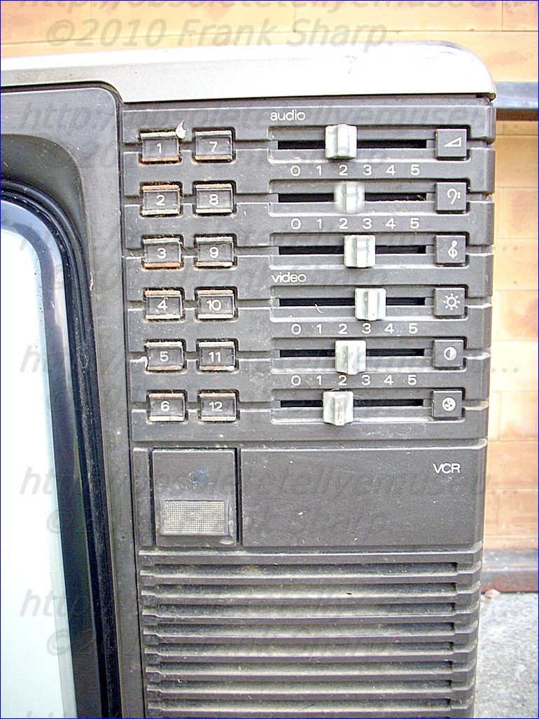 Obsolete Technology Tellye !: PHILIPS 22C845 GUARDI' (PHILIPS K12) YEAR