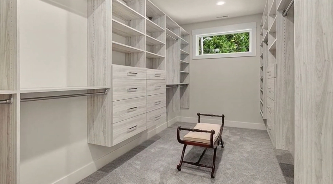32 Interior Design Photos vs. 2629 108th Ave NE, Bellevue, WA Luxury Home Tour