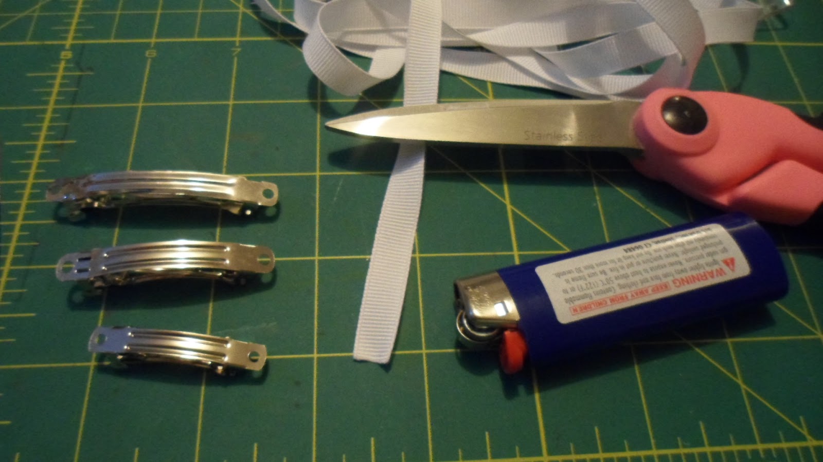 Clippies and Bows oh my! How To Line a Barrette Clip (1 1/2, 2, and 2