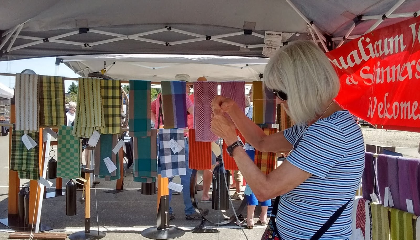 Qualicum Weavers and Spinners Guild QWS at Art in Action