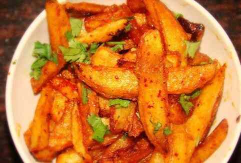 दिल्ली की प्रसिद्ध आलू चाट ऐसे बनाएं - Aloo chat recipe in Hindi दिल्ली की प्रसिद्ध आलू चाट ऐसे बनाएं - Aloo chat recipe in Hindi