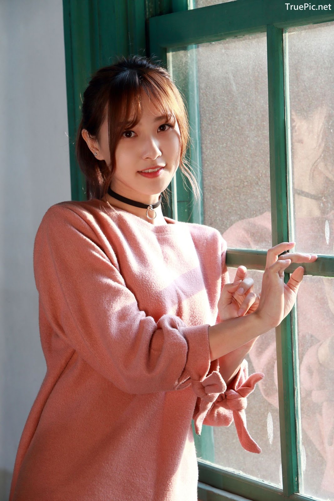 Image-Taiwanese-Model-郭思敏-Pure-And-Gorgeous-Girl-In-Pink-Sweater-Dress-TruePic.net- Picture-68