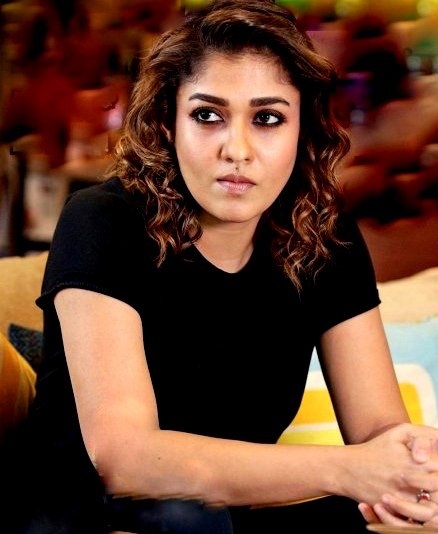 [Image: Nayanthara-Cute-Stills-5.jpg]