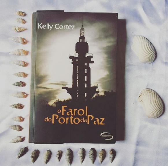 O farol do porto da paz, Kelly Cortez