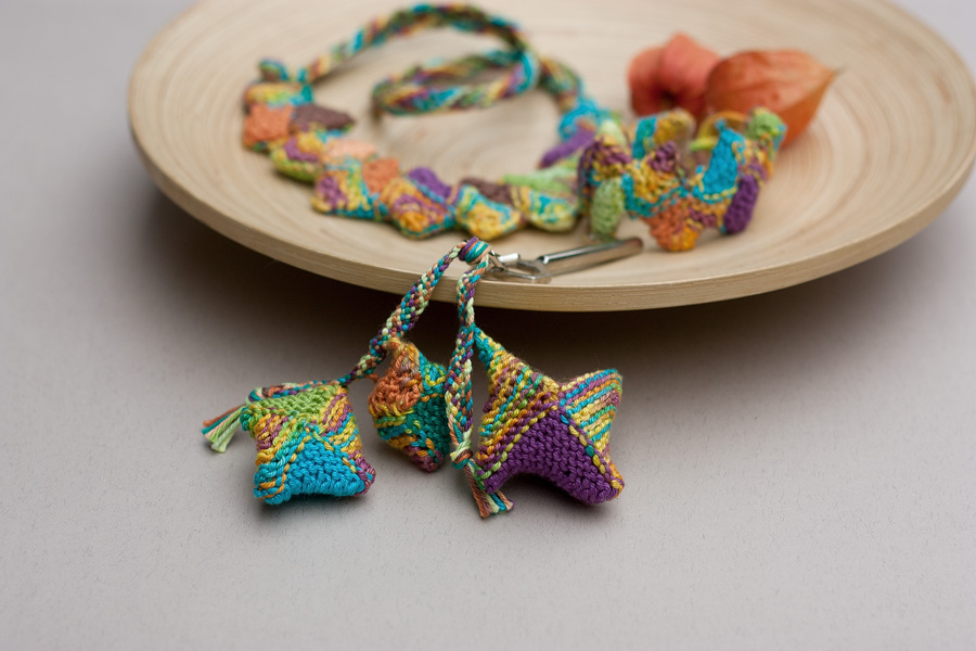 rRradionica Architectura 2 . Handmade necklace, bracelet and keychain