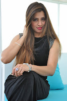 Actress Farah Khan Glam Photo Shoot TollywoodBlog.com