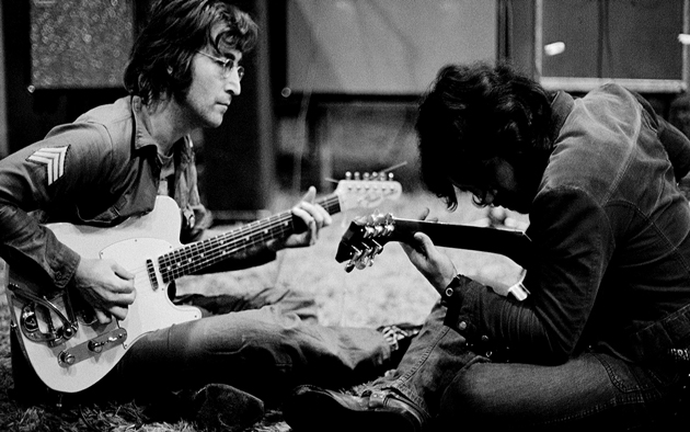 Gitar Akustik John Lennon Dilelang Dengan Harga Fantastis
