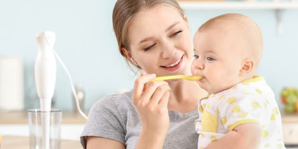 Can You Give A Baby Some Complementary Foods Before 6 Months? This is what the expert said