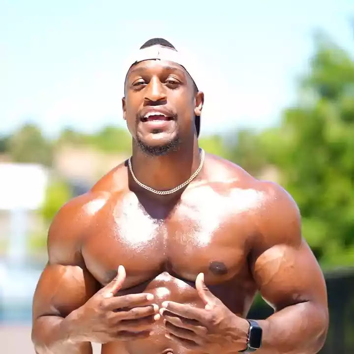 Ashton Hall Biography, Fitness, Age, Height Girlfriend, Pictures