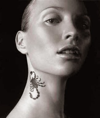 tatuagem de escorpiao no pescoço