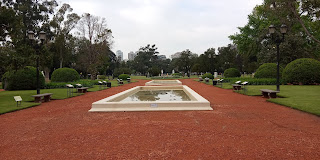 Schólem Aléijem, escultura de Israel Hoffman en el Jardín de los Poetas del Rosedal.