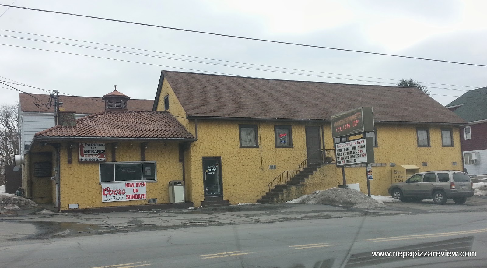 Augustine's Club 17 Old NEPA Pizza Review