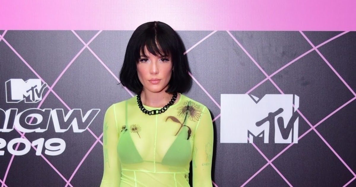 Halsey – MIAW MTV 2019 Awards in Sao Paulo