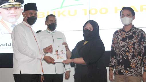 Buku 100 Hari Kerja Mahyeldi Audy Joinaldy Diluncurkan