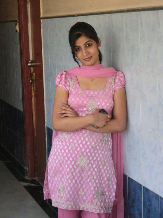 hd simple wallpapers: hot desi girls