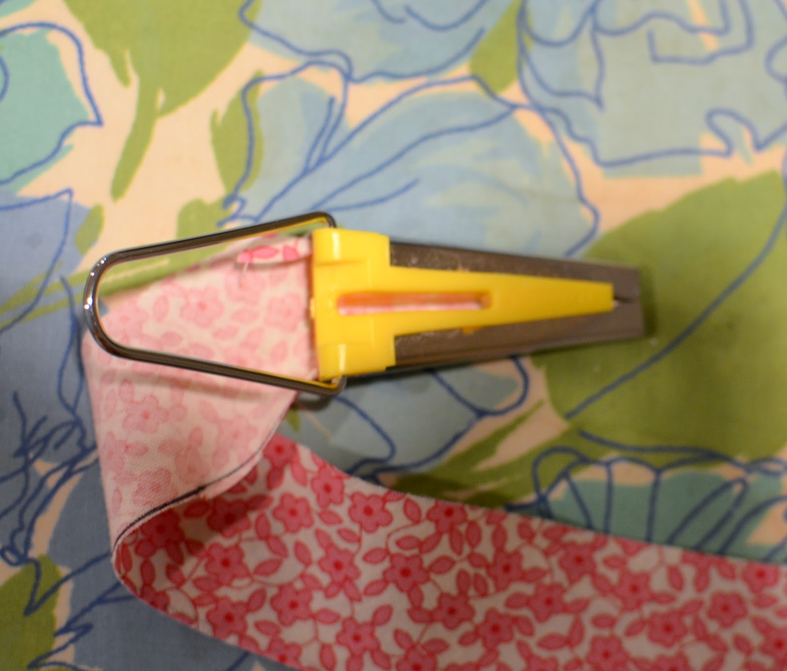 Jane of all Trades Bias Tape Made Easy tutorial (with a sneaky trick)