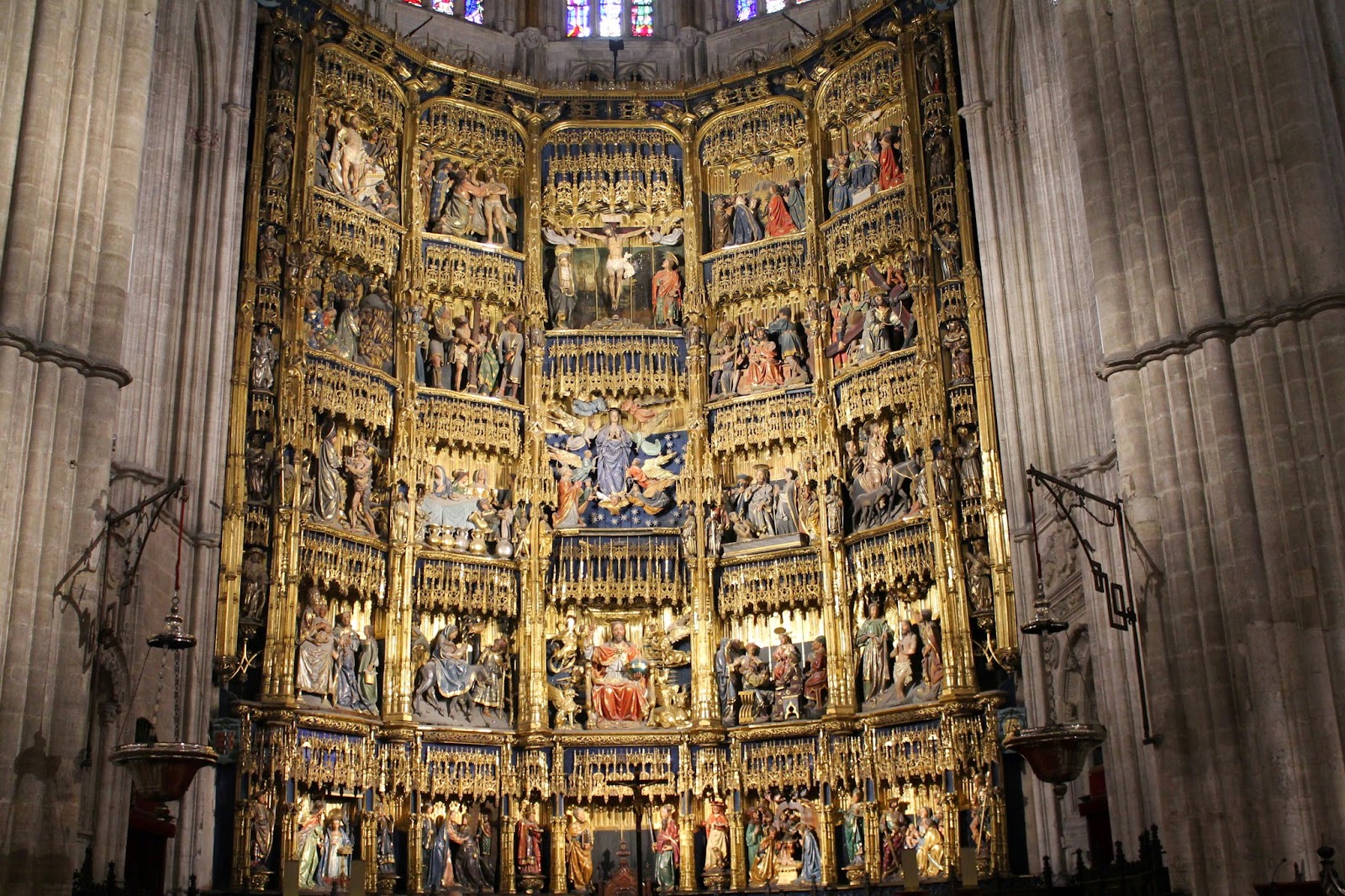Poemas de un pediatra Retablo de la Catedral de Oviedo