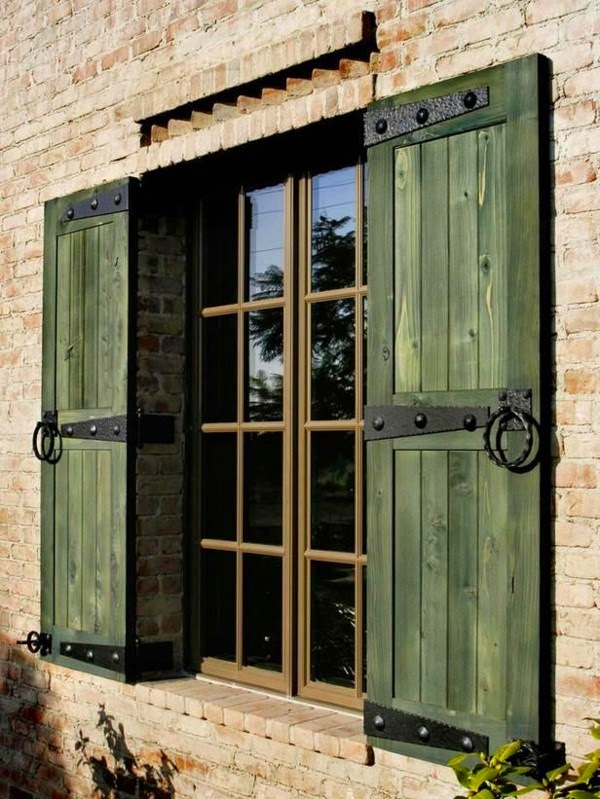 Shutters in wood &#8211; protection and style!
