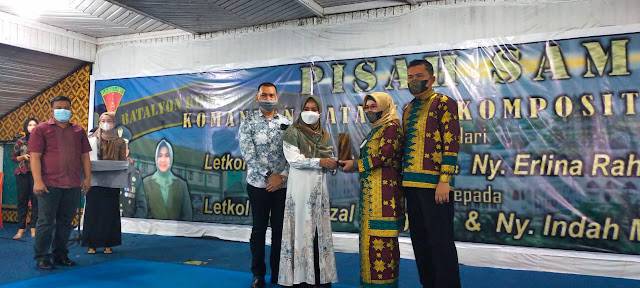 Wabup Hadiri Pisah Sambut Danyon Komposit 1/Gardapati Natuna dari Letkol Inf Rahmat kepada Letkol Inf M Faizal Rangkuti Wabup Hadiri Pisah Sambut Danyon Komposit 1/Gardapati Natuna dari Letkol Inf Rahmat kepada Letkol Inf M Faizal Rangkuti