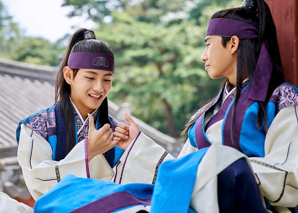 V BTS dan Park Seo Joon