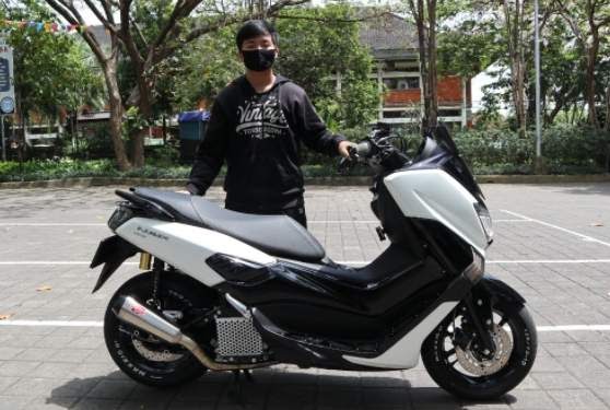 Kombinasi Cat Hitam Dan Putih Modif Nmax Pelajar Makin Menarik