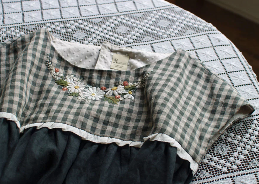 Mẫu thêu cổ áo đẹp - Hình 10