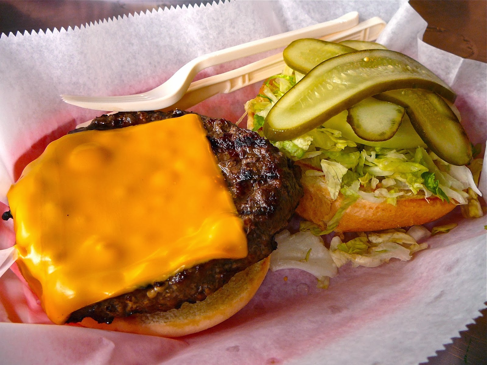 Bill Cianci's (Mostly) Burger Reviews Dune Dog, Jupiter, Florida